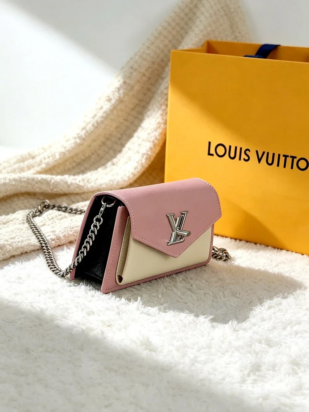 Louis Vuitton Lockme Chain Bag